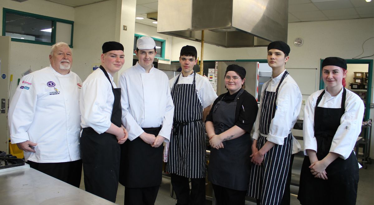 Judge Chef Brian McMillan with Michael Thompson, Taylor Pietersen, Louis McClelland, Gabby Harrison, Noah Brown and Abi Babb.